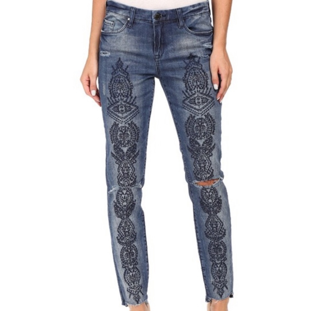 BLANK NYC Skinny Classique Embroidered Floral Jean 27 - Picture 1 of 8